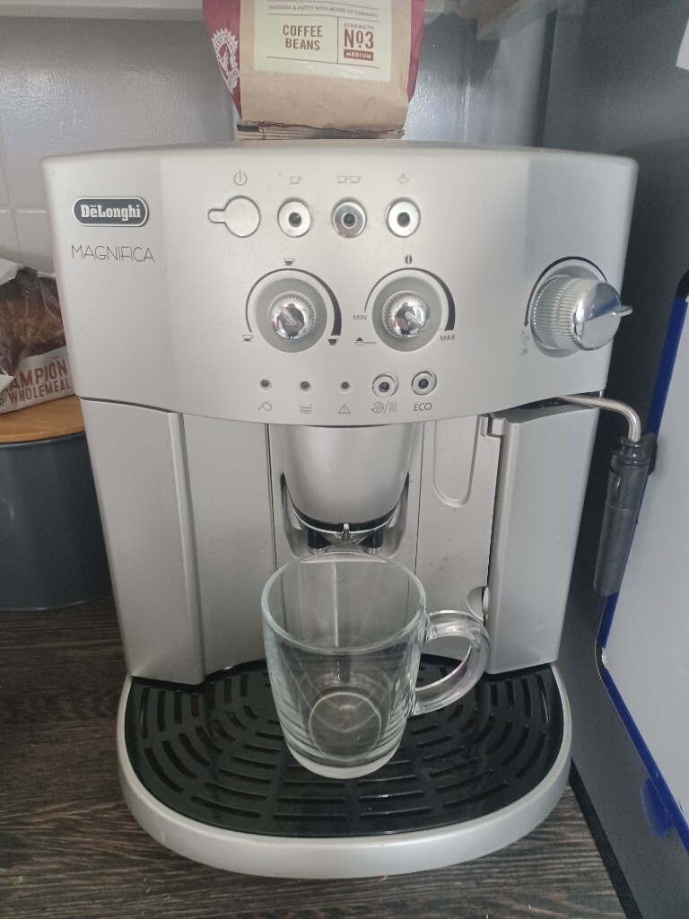 De'longhi Magnifica Bean to Cup Esam 